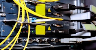 Заказать монтаж сетей в Старом Осколе. Обслуживание ПК, ремонт от 304 руб